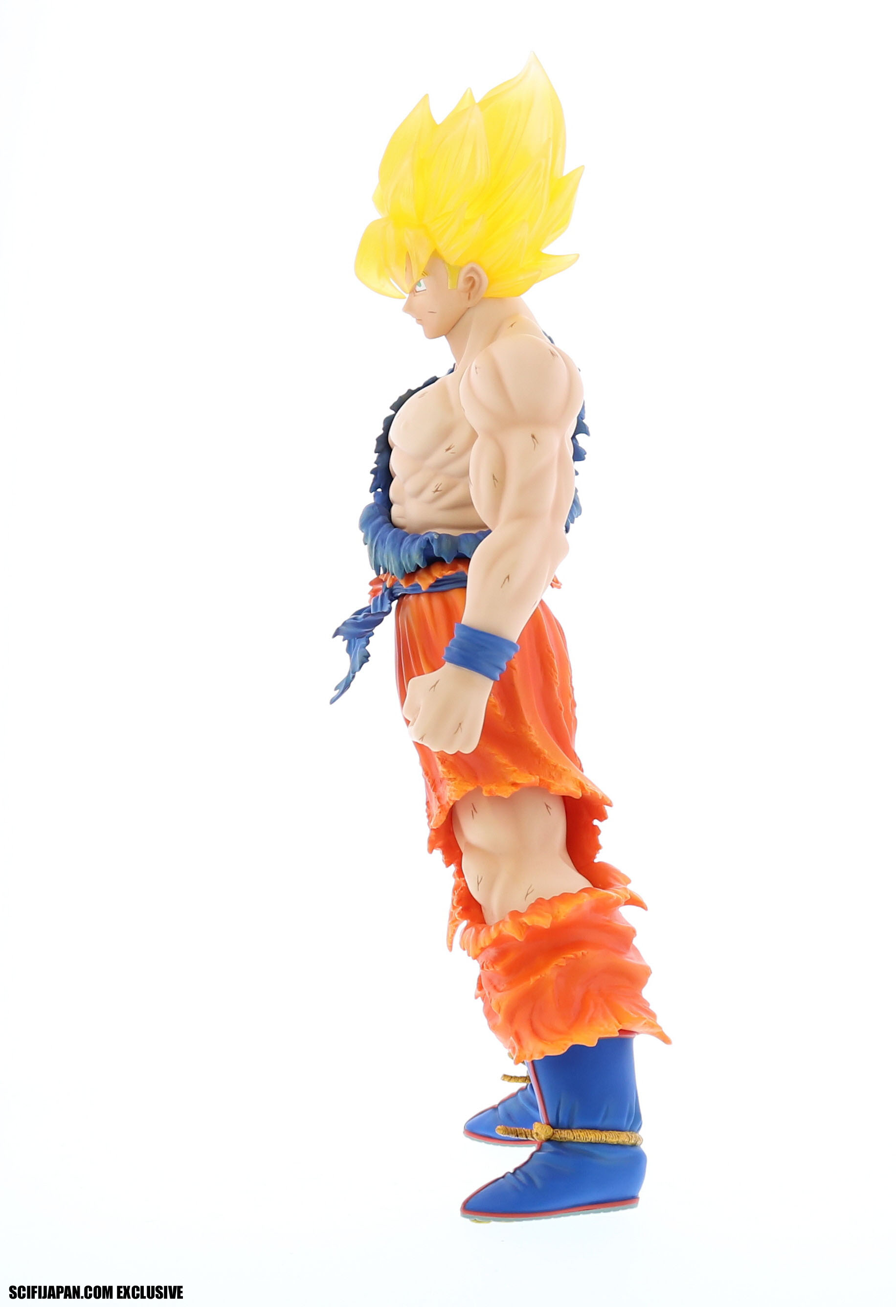  X-PLUS Gigantic Series Dragon Ball Z Super Saiyan Goku